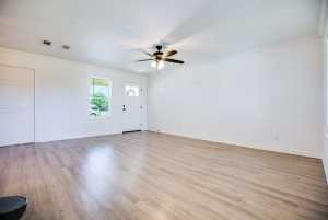 909 E 39th St (5)