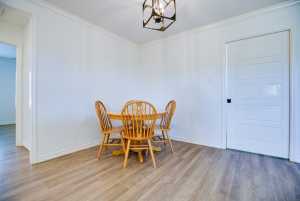 909 E 39th St (7)