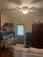 210 W Ave B (15)