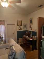 210 W Ave B (16)
