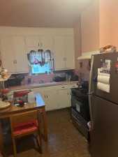 210 W Ave B (19)