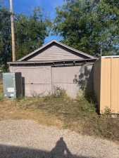 210 W Ave B (5)