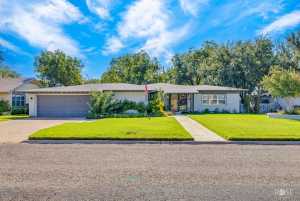 2505 Douglas Dr