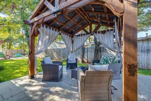 2505 Douglas Dr (44)