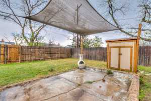 2205 Live Oak Dr (30)