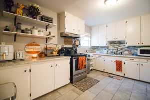 213 N Van Buren St (4)