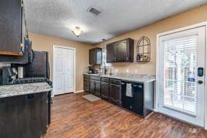 136 E 42nd St (12)