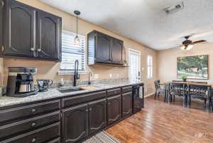 136 E 42nd St (14)