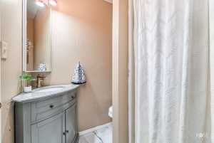 136 E 42nd St (17)