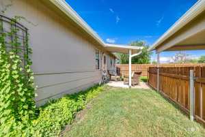 136 E 42nd St (24)