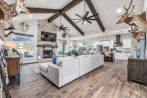 5949 Merrick St (9)