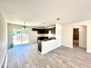 317 E 25th St (4)