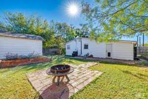 812 E Harris Ave (9)