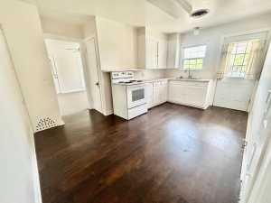1532 W Ave D (2)