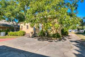 427 W Twohig Ave (32)