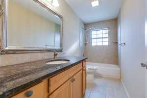 802 Fisher St (18)