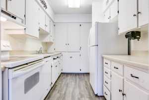 2490 - C University Ave (8)