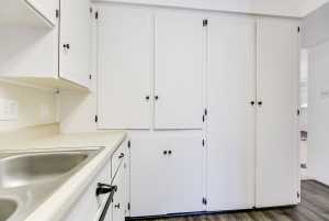 2490 - C University Ave (10)