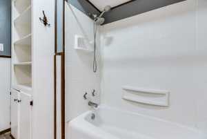 2490 - C University Ave (16)