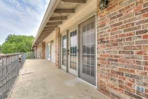 2490 - C University Ave (18)