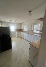 925 E 40th St (10)