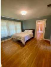 925 E 40th St (5)