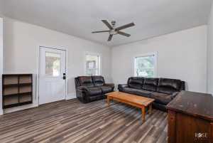 415 E Harris Ave (8)