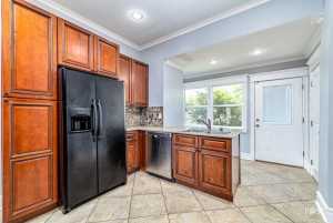 2 N Adams St (17)
