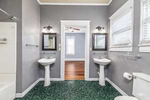 2 N Adams St (27)