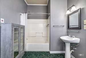 2 N Adams St (28)