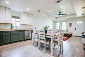 163 E 42nd St (10)