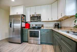 163 E 42nd St (12)