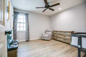 163 E 42nd St (18)