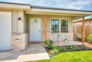 163 E 42nd St (2)