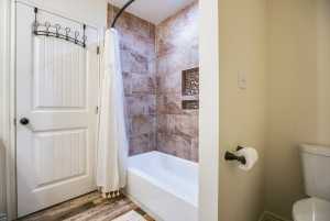 163 E 42nd St (23)