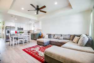 163 E 42nd St (4)