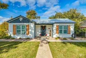 258 La Salle Dr