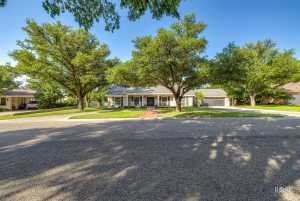 2305 Douglas Dr (2)
