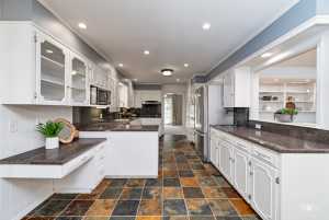 2305 Douglas Dr (24)