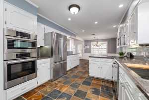 2305 Douglas Dr (26)