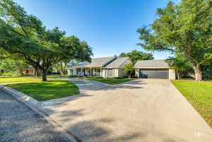 2305 Douglas Dr (4)