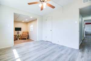 2305 Oxford Circle (25)