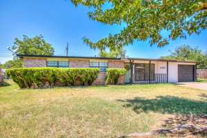 2305 Oxford Circle (26)