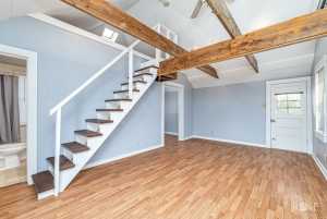 521 W Highland Blvd (23)