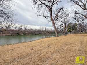4221 River Bend Dr (49)