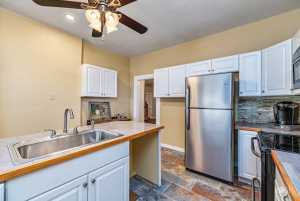 423&425 W Harris Ave (25)