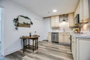 2627 Guadalupe St (7)