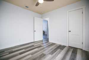 2627 Guadalupe St (21)