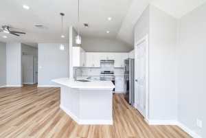1614 Lake Shore Blvd (3)