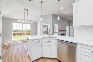 1614 Lake Shore Blvd (4)